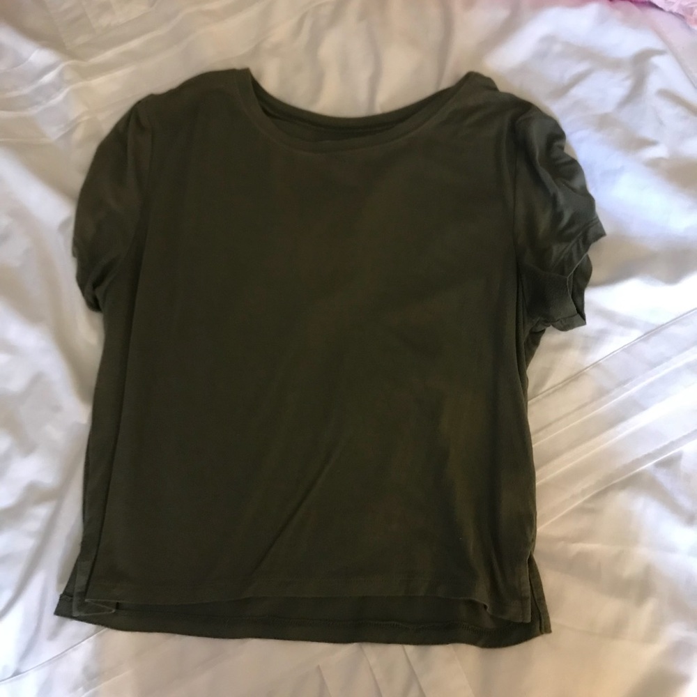 AE Short Sleeved Crop Top